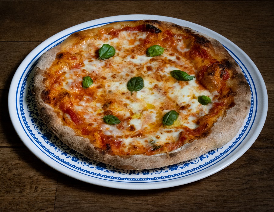 Домашна неаполитанска пица